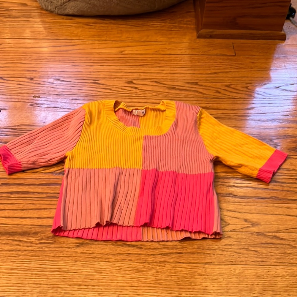 Garage Xs cropped sweater.  Never worn